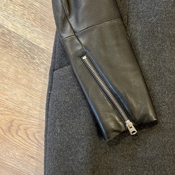 RARE Aritzia Cocoon Coat with leather sleeve - Picture 3 of 8